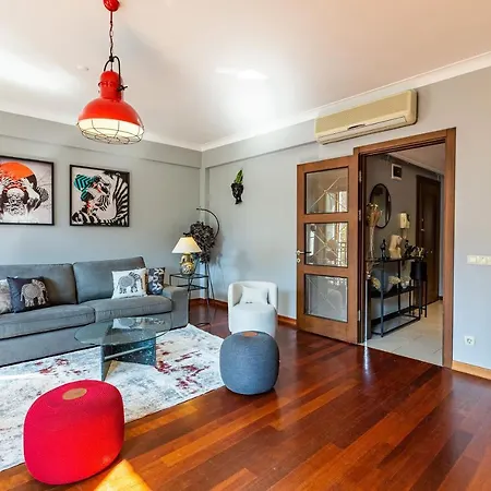 Outstanding Flat With Calming View Near Trendy Attractions In Nisantasi Apartment Istanbul