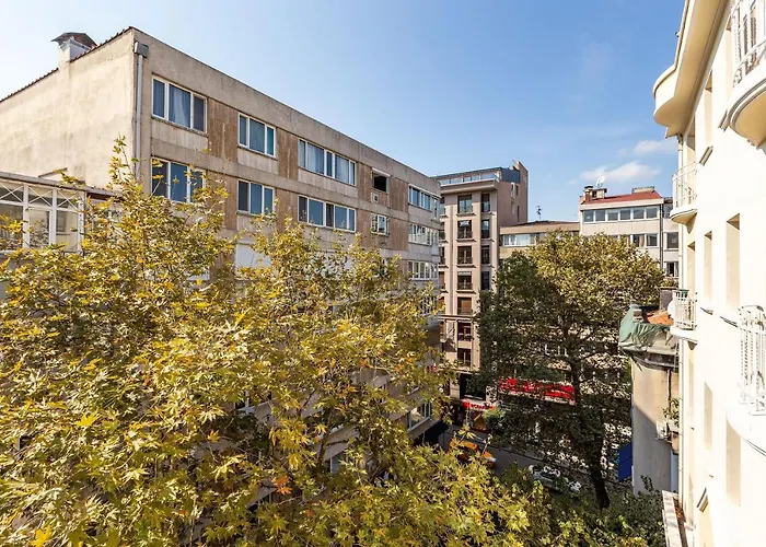 Outstanding Flat With Calming View Near Trendy Attractions In Nisantasi Apartment Istanbul