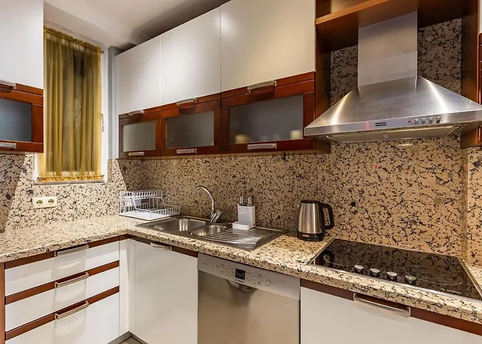 Outstanding Flat With Calming View Near Trendy Attractions In Nisantasi Apartment