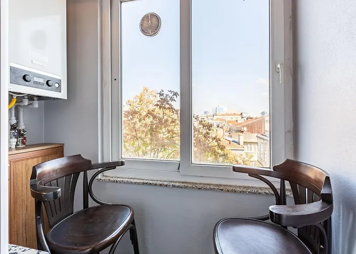 Outstanding Flat With Calming View Near Trendy Attractions In Nisantasi Apartment *