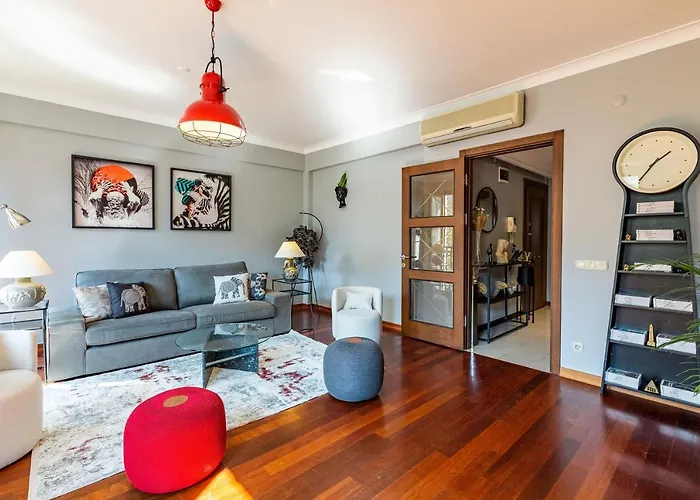 Outstanding Flat With Calming View Near Trendy Attractions In Nisantasi Apartment Istanbul