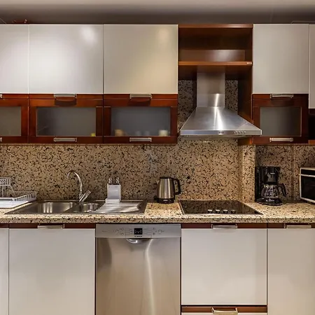 Outstanding Flat With Calming View Near Trendy Attractions In Nisantasi 이스탄불