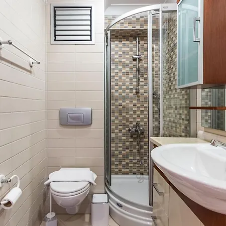 아파트 Outstanding Flat With Calming View Near Trendy Attractions In Nisantasi *